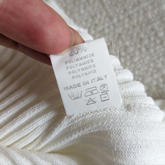 Morgano Sleeveless Ribbed Tank - Picture 8 of 10